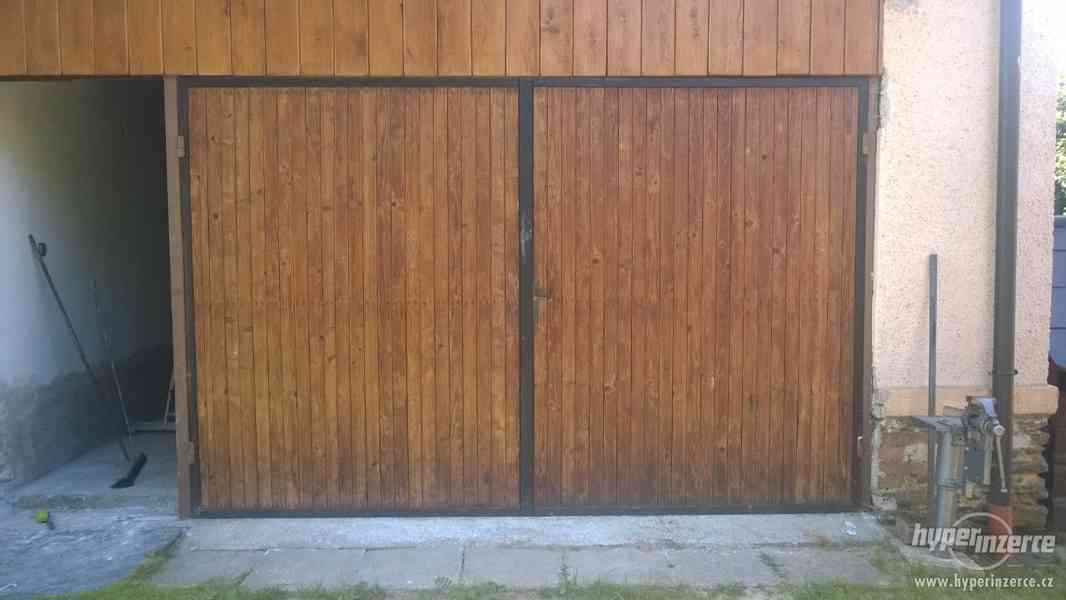 Vrata do stodoly nebo větší garáže. - foto 1