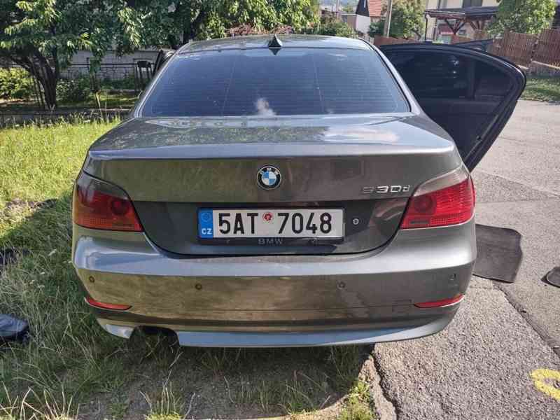 BMW Řada 5 3,0   E60 530D - foto 4