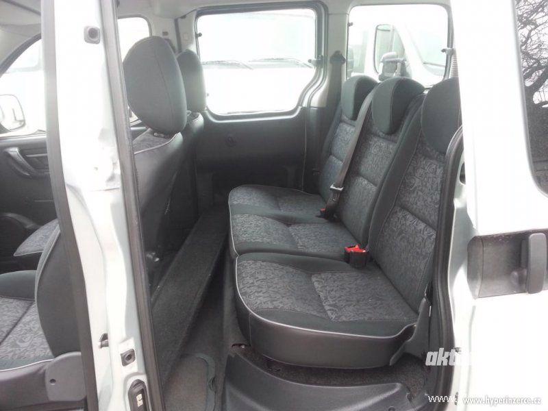 Peugeot Partner 2.0, nafta, r.v. 2004 - foto 16