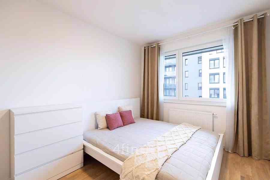 Prodej bytu 2+kk s balkonem, garážovým stáním a sklepem, 48 m2 - Praha - Hloubětín - foto 7