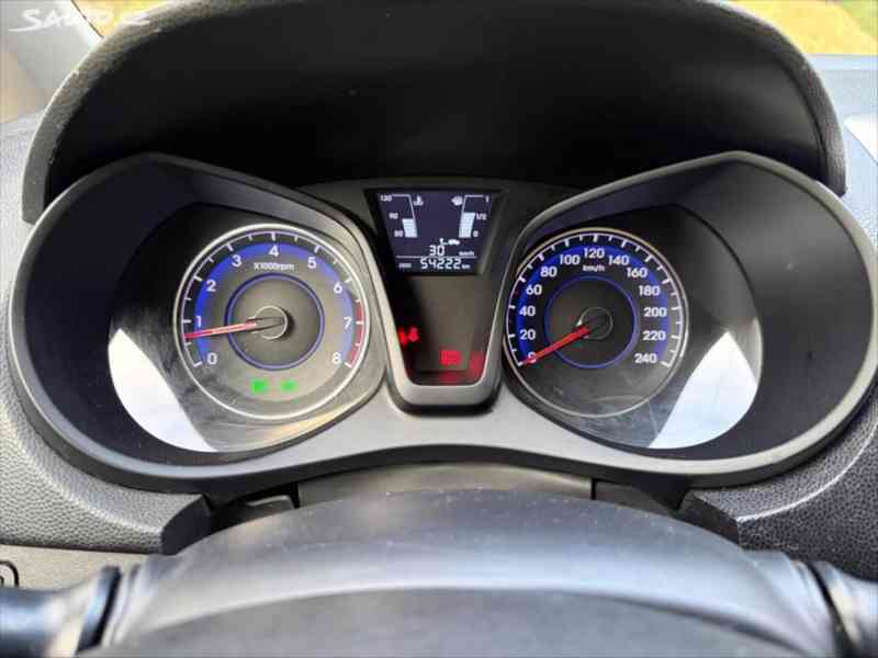 Hyundai ix20 1,4   54 000 najeto - foto 5