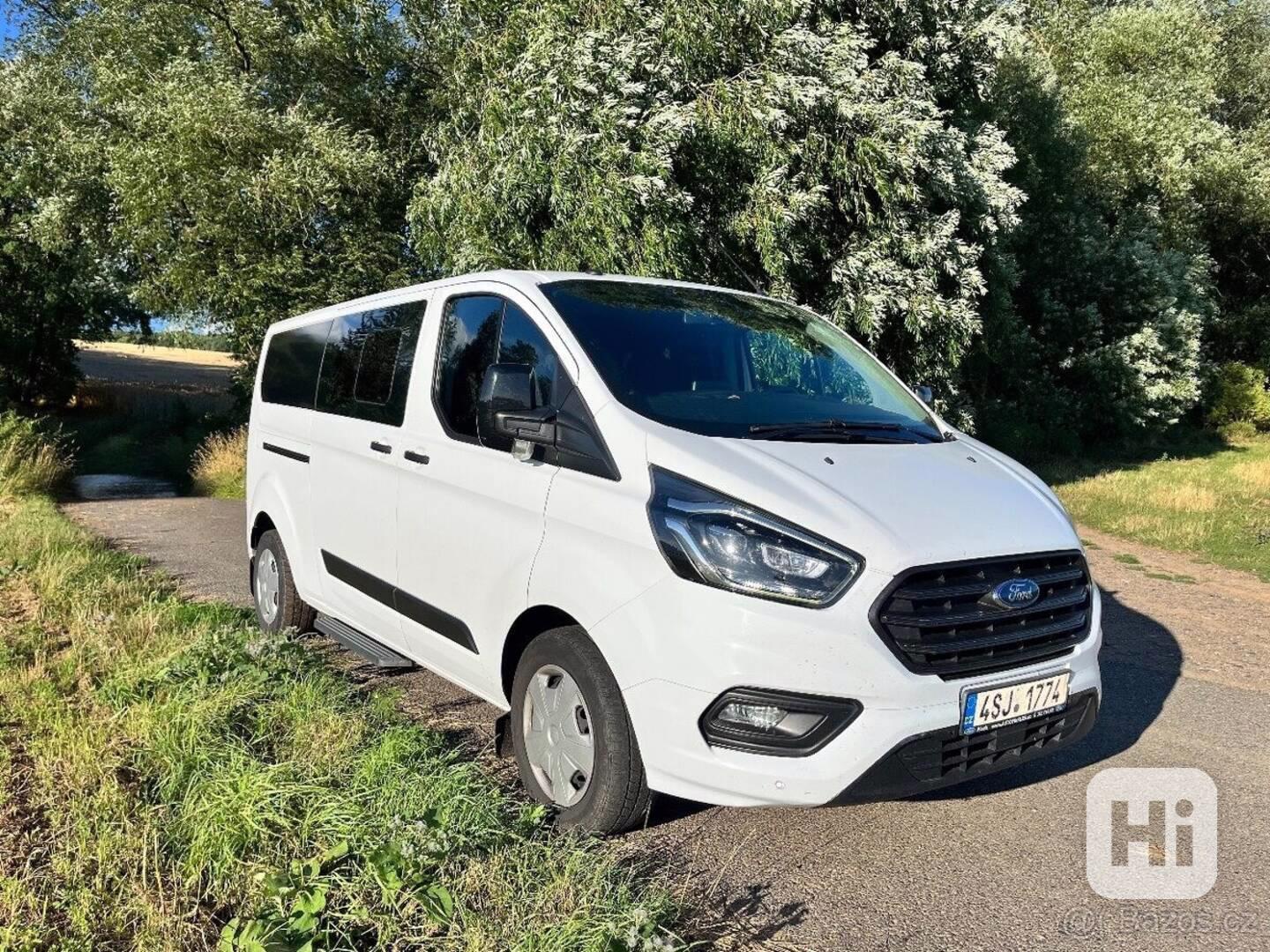 Ford Transit custom 2018 L2H1 125 kw 6 míst - foto 1