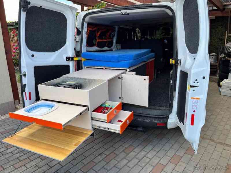 Ford Transit custom 2018 L2H1 125 kw 6 míst - foto 15