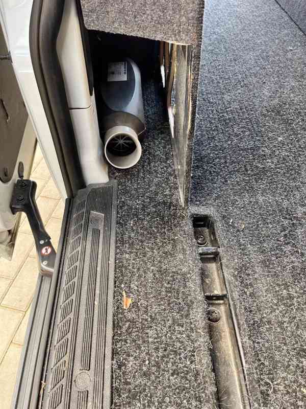 Ford Transit custom 2018 L2H1 125 kw 6 míst - foto 6