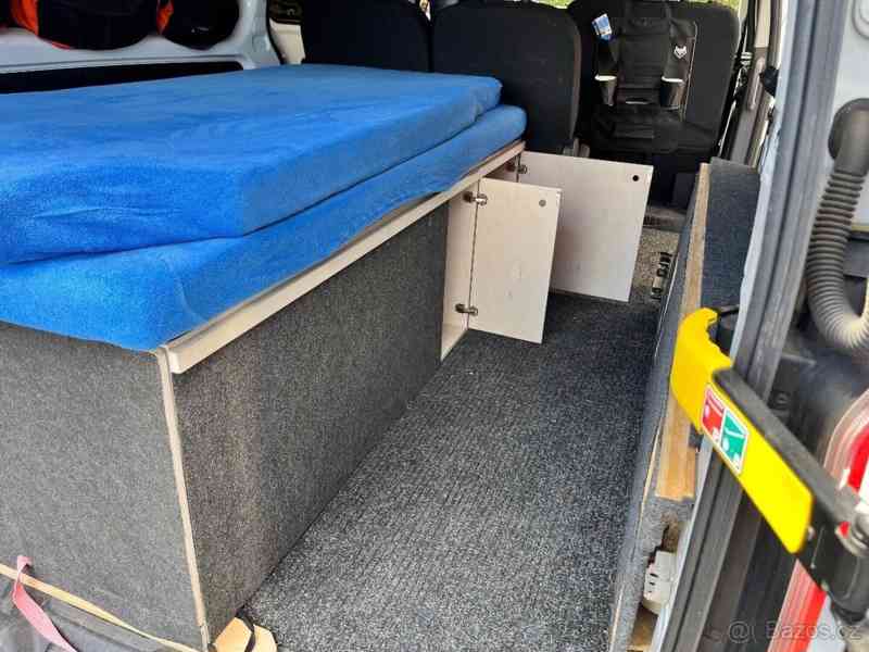 Ford Transit custom 2018 L2H1 125 kw 6 míst - foto 14