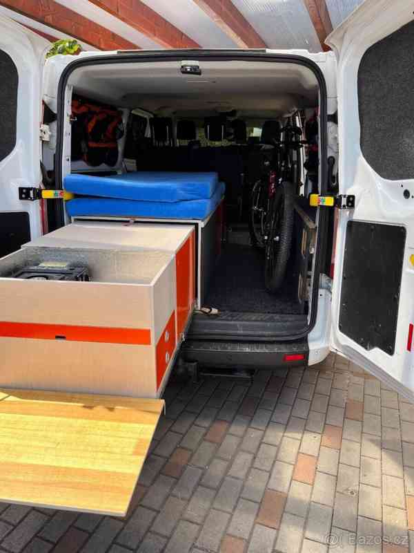 Ford Transit custom 2018 L2H1 125 kw 6 míst - foto 12