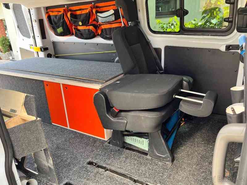 Ford Transit custom 2018 L2H1 125 kw 6 míst - foto 7