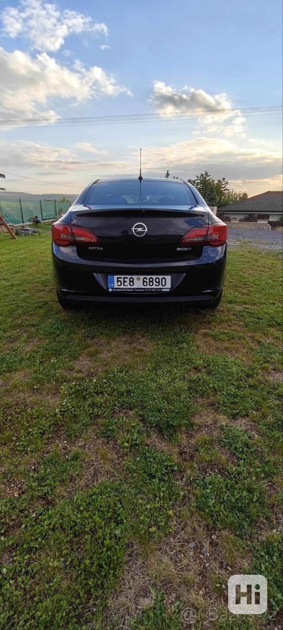 Opel Astra 1,6   J 2016 - foto 1