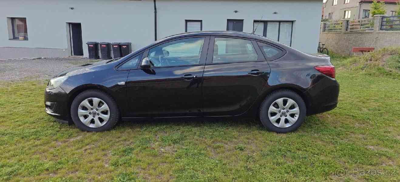 Opel Astra 1,6 J 2016 - foto 2