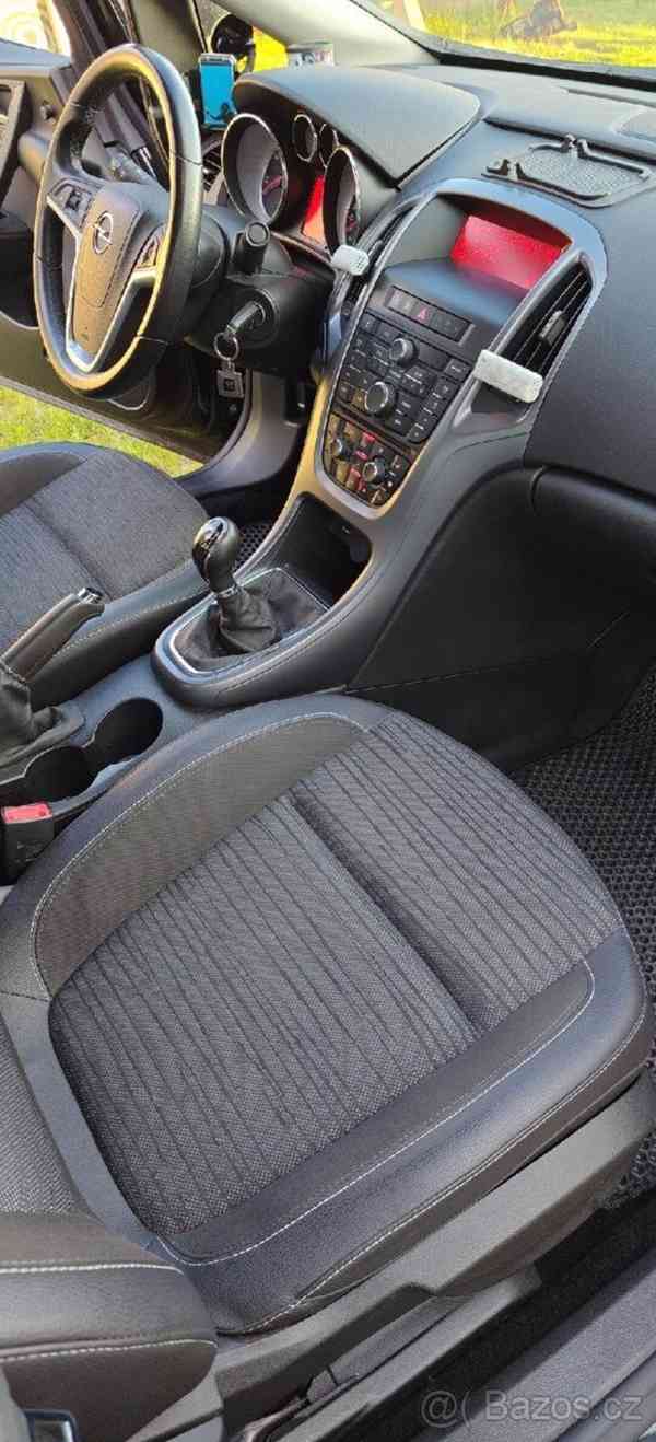 Opel Astra 1,6 J 2016 - foto 11