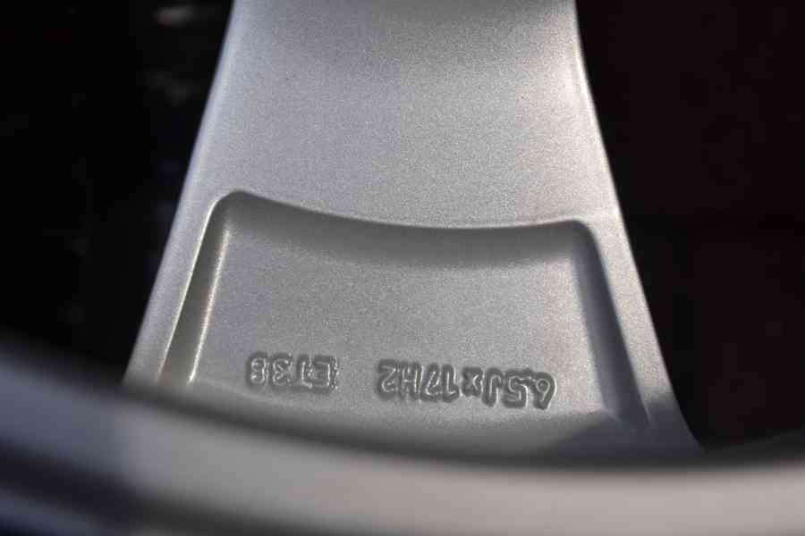 Š.Kodiaq,(2)/VW Tiguan-NOVÁ zimní orig.Alu sada -215/65R17. - foto 15