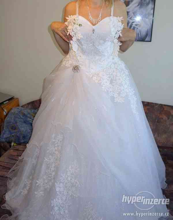 Svatební šaty - foto 3