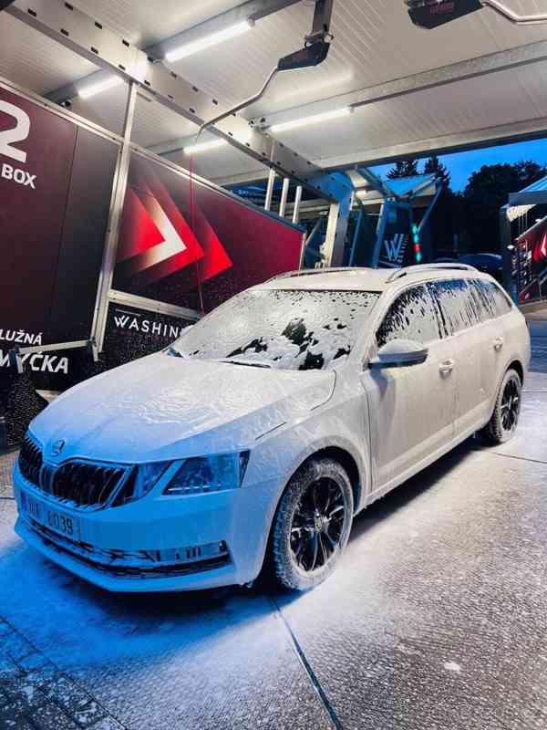 Škoda Octavia 1,6 - foto 9