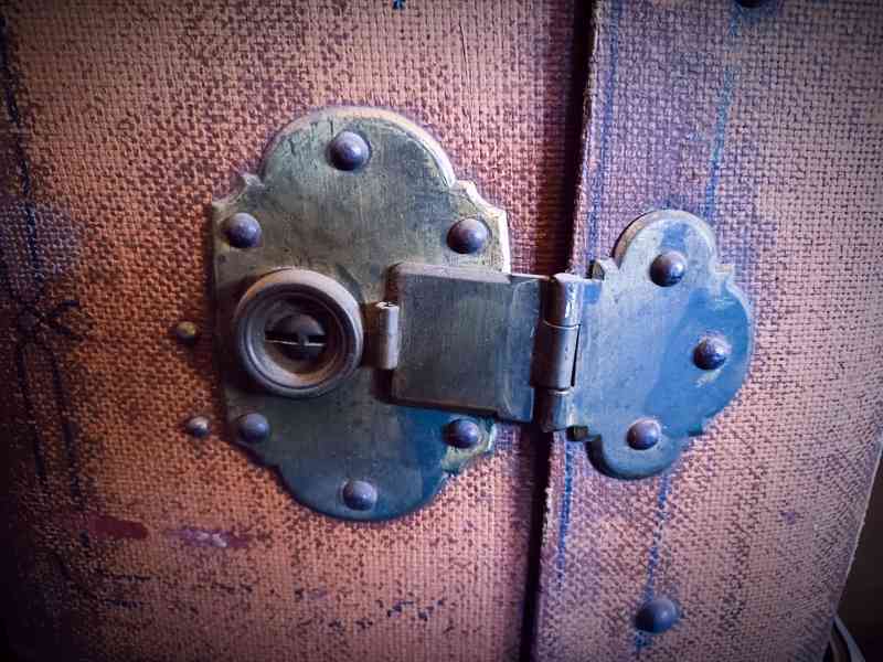 Starožitný cestovní kufr  - foto 4