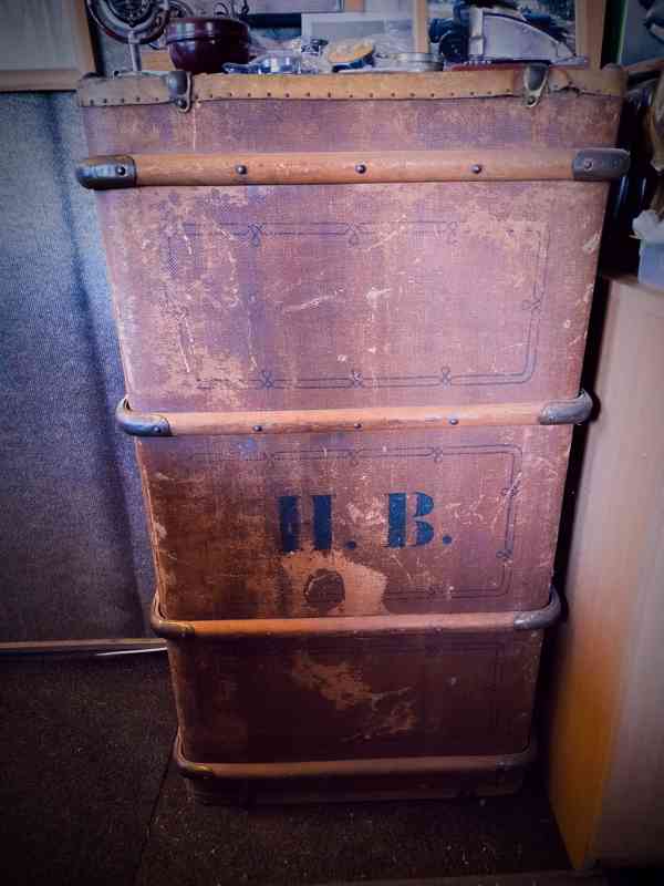 Starožitný cestovní kufr  - foto 2