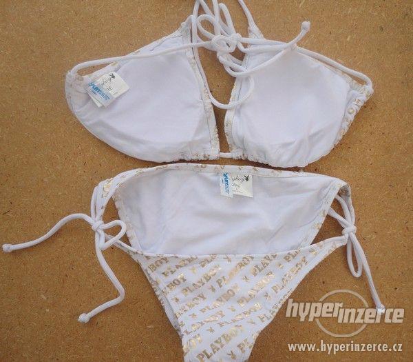 Dámské dvoudílné plavky s nápisy Playboy - bílé - foto 3