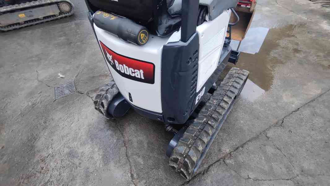  Minibagr Bobcat E10XB - foto 3