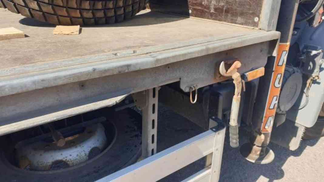 15t DAF valník 6.5m+HR Palfinger plachta shrnovačka bez bočn - foto 8