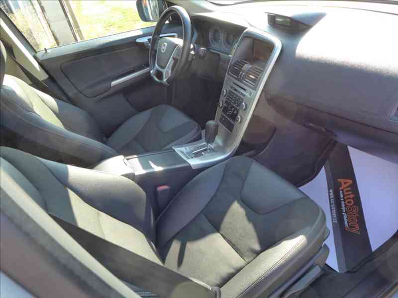 Volvo XC60 2,4 D 4x4, NAVI, 1.MAJITEL - foto 10