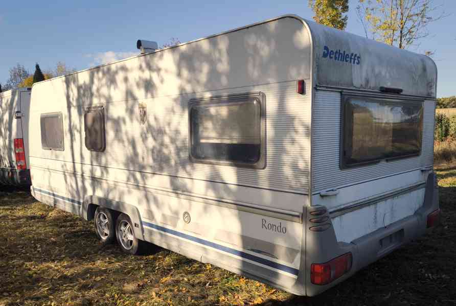 Chata na kolech. Dethleffs 850 na pevné stání, odvoz možný.  - foto 4