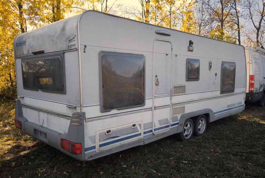 Chata na kolech. Dethleffs 850 na pevné stání, odvoz možný.  - foto 3