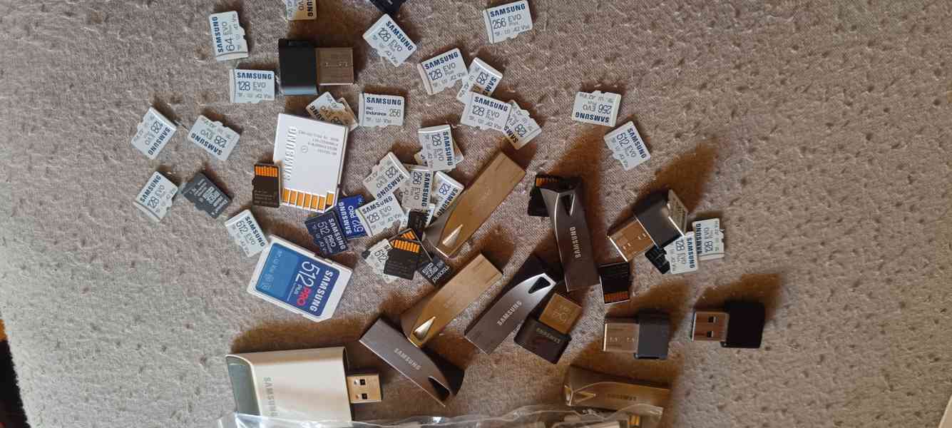 Samsung Micro SD karty a flash disky  - foto 7