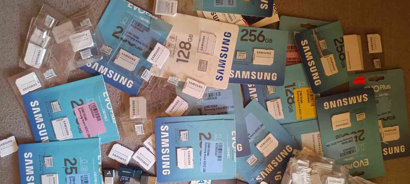 Samsung Micro SD karty a flash disky  - foto 3