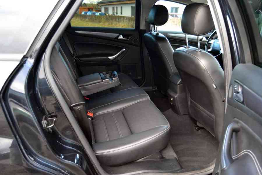 Ford Mondeo 2.0 TDCI 103kW Champions Edition kombi - foto 12