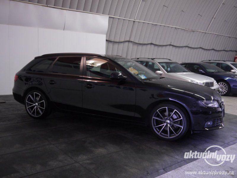 Audi A4 1.8, benzín, rok 2010 - foto 11