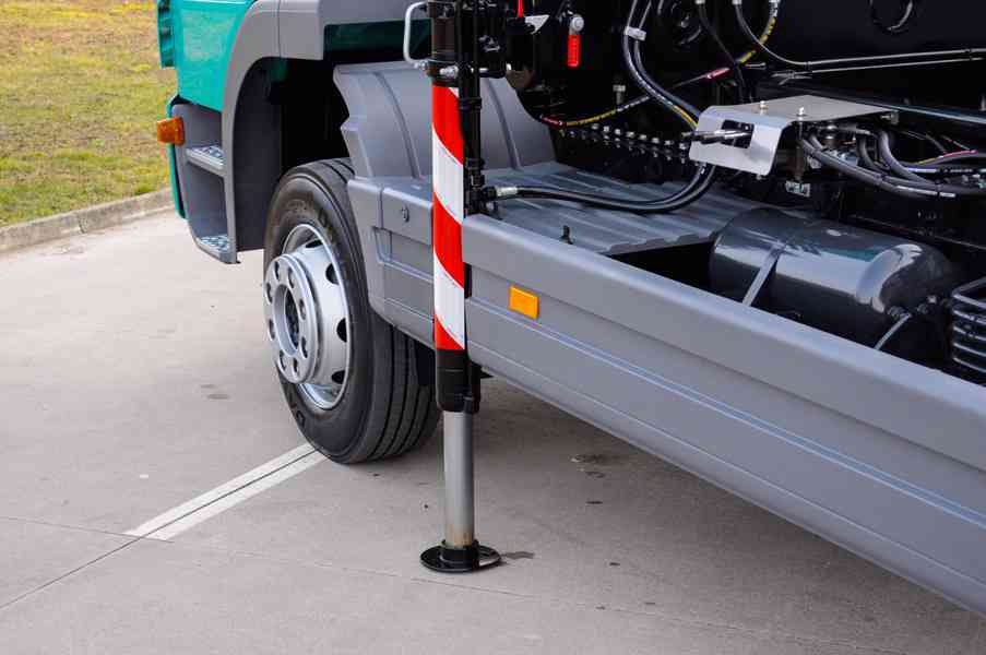 MERCEDES ATEGO 1218 HÁKOVÝ NOSIČ KONTEJNERŮ HYDRAULICKÁ RUKA - foto 115