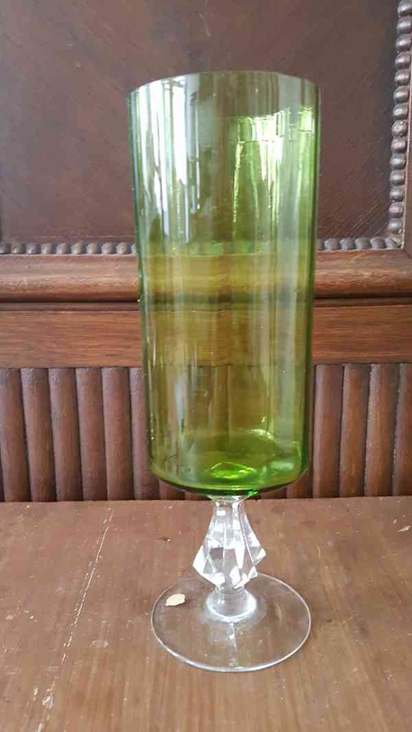 Skleněný pohár ze zeleného skla, Borocrystal
