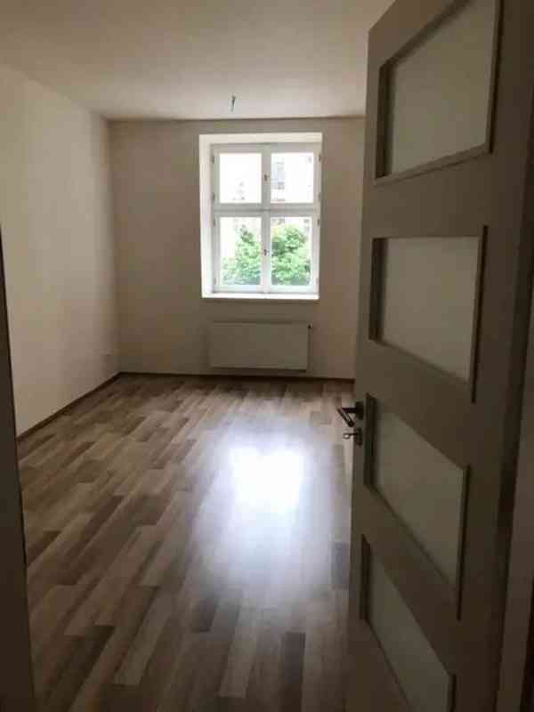 Pronájem bytu 3+1 84 m² - foto 3