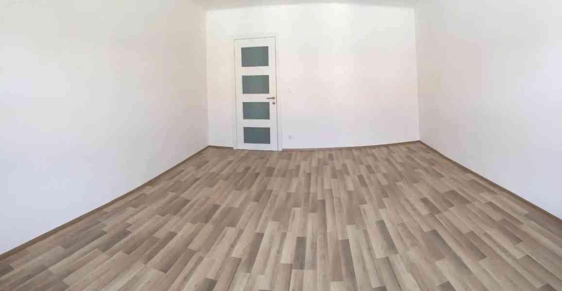 Pronájem bytu 3+1 84 m² - foto 4