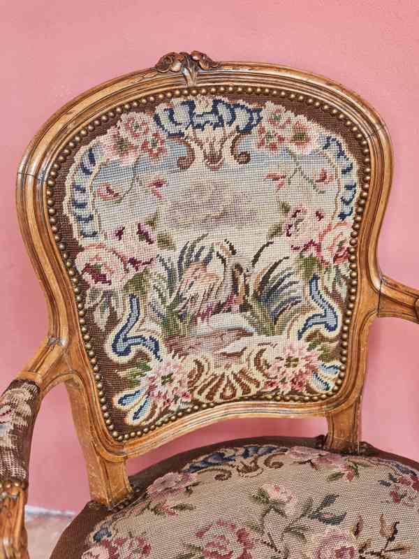 Párová rokoková křesílka s gobelínovým čalouněním 86,5 × 59  - foto 9