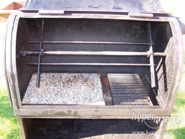 Gril na kýtu - foto 2