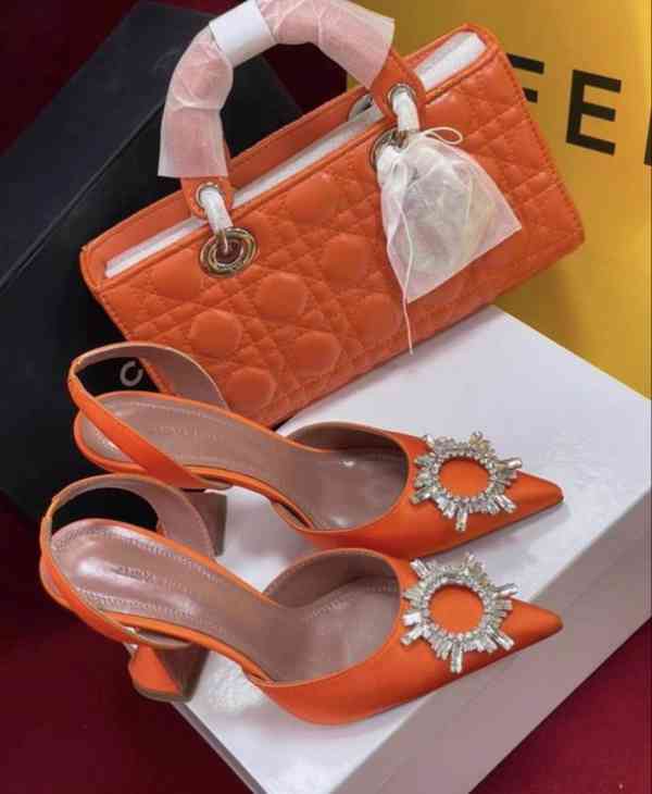 Výprodej náhrdelníků  - foto 5