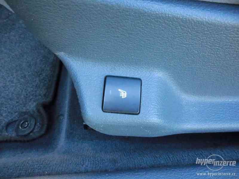 Citroen C5 kombi 2.0 16V,klima,serviska,tažné,DVD - foto 16