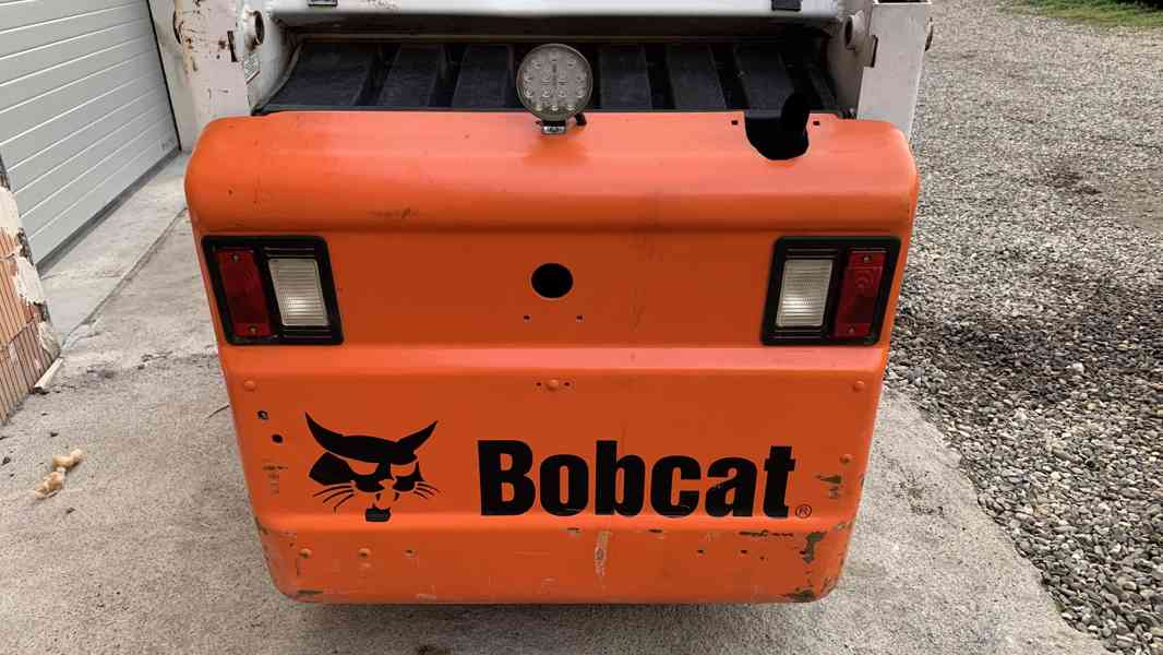 Smykový kolový nakladač BOBCAT 553 - foto 5