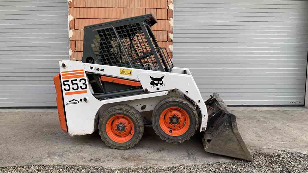Smykový kolový nakladač BOBCAT 553 - bazar - Hyperinzerce.cz