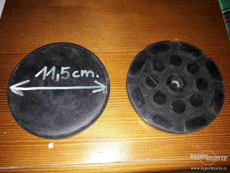 opěrný gumový disk na patku zvedáku(heveru) - foto 1