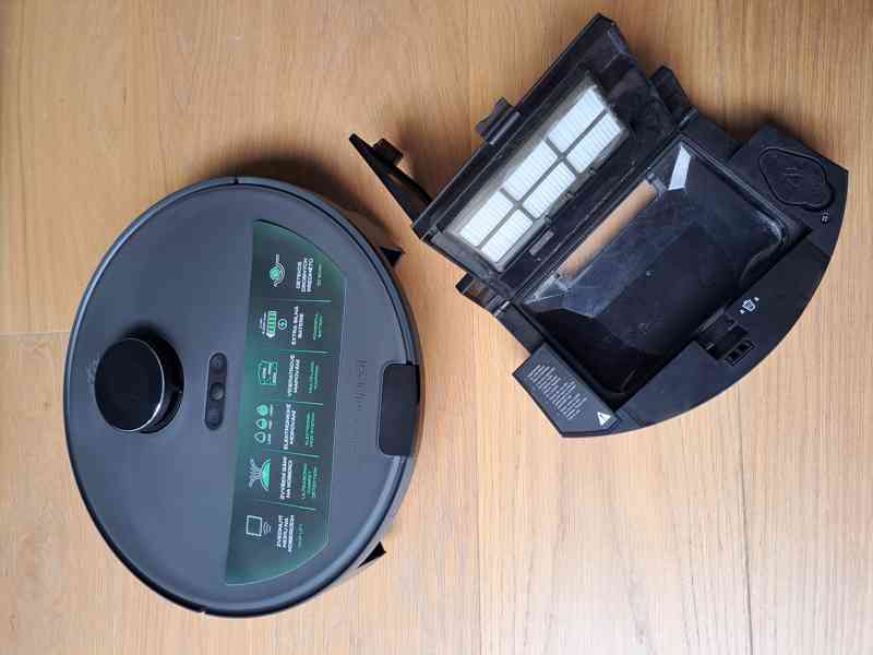 Nový robotický vysavač ETA Aurum Pro s odsávací stanicí - foto 6