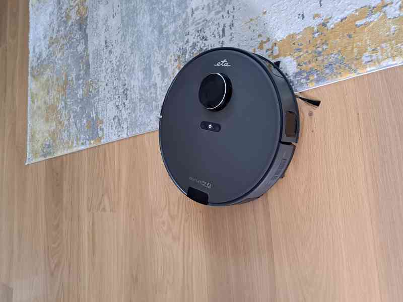 Nový robotický vysavač ETA Aurum Pro s odsávací stanicí - foto 7
