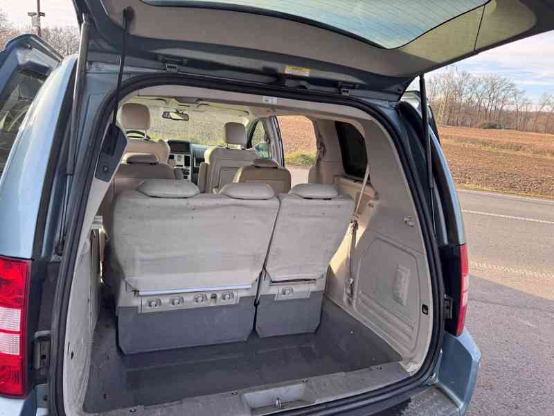 Chrysler Grand Voyager 2,8 CRDi 2009 - foto 6