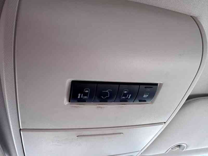 Chrysler Grand Voyager 2,8 CRDi 2009 - foto 16