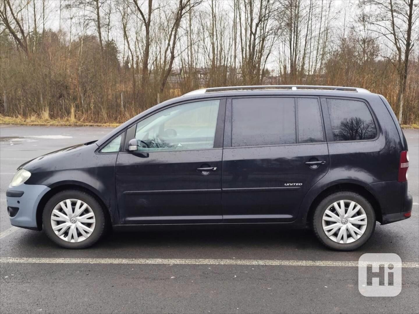 Volkswagen Touran 2,0   STK do 2028, pravidelný servis - foto 1