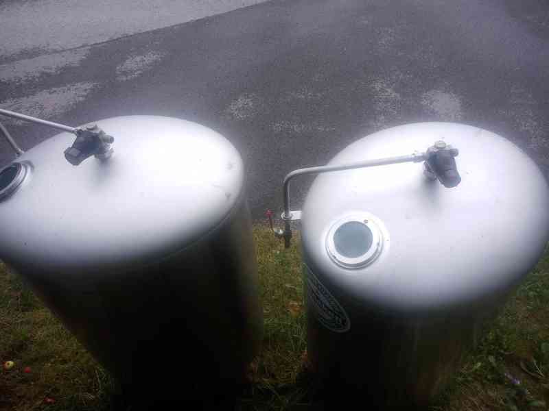 Tank na pivo oválný 900l - foto 1