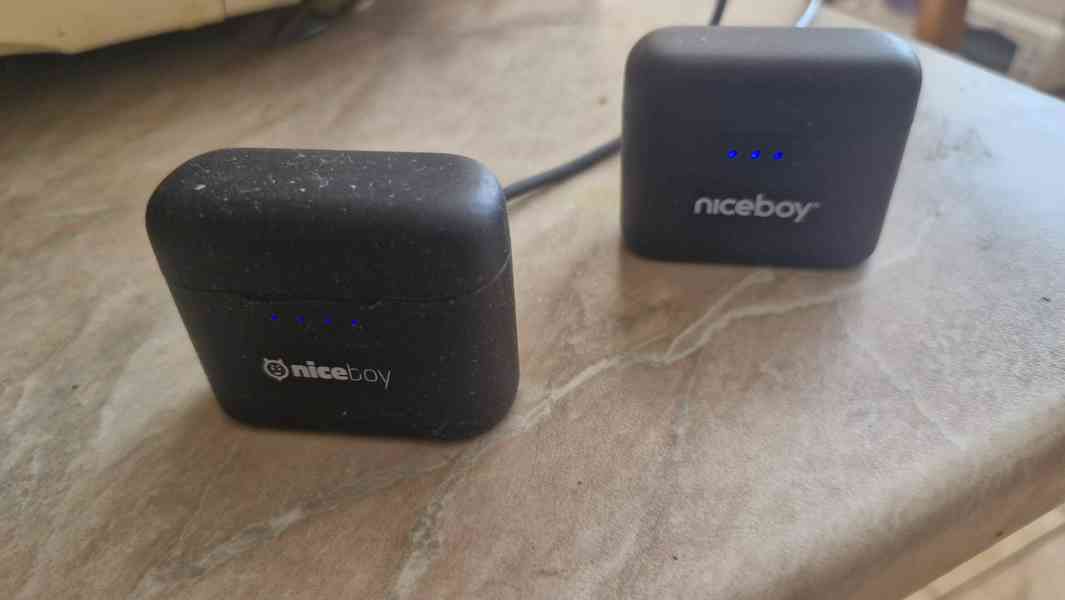 Dvoje bezdrátová sluchátka Niceboy - foto 3