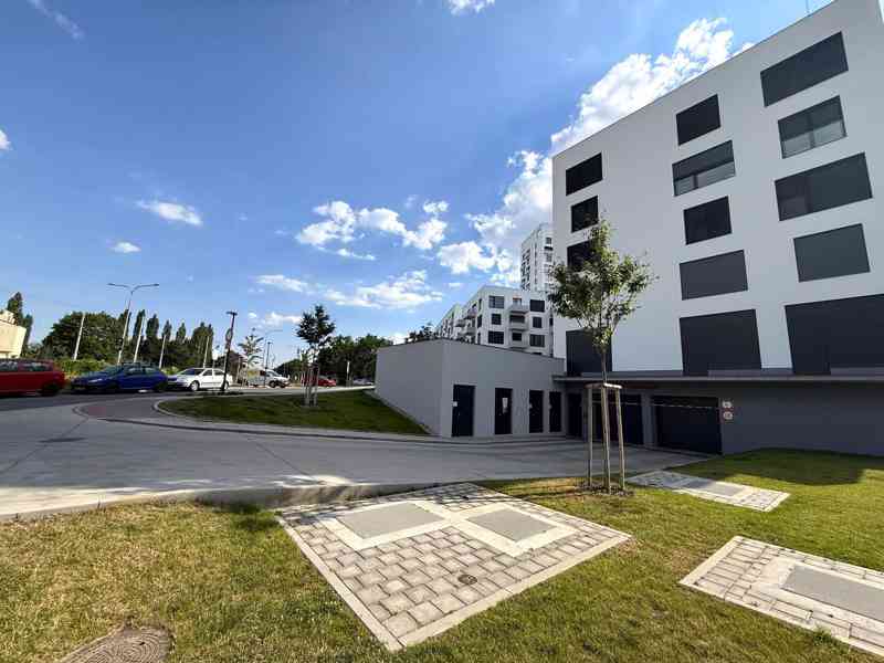 PRODEJ GARÁŽOVÉHO STÁNÍ S MOŽNOSTÍ ODPOČTU DPH V BRNĚ  - foto 17