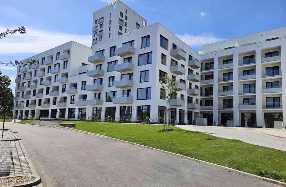 PRODEJ GARÁŽOVÉHO STÁNÍ S MOŽNOSTÍ ODPOČTU DPH V BRNĚ  - foto 19