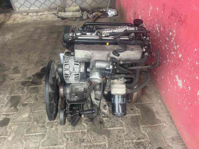 Motor 1,8T 20V 110KW Škoda Superb AWT kompletní - foto 3
